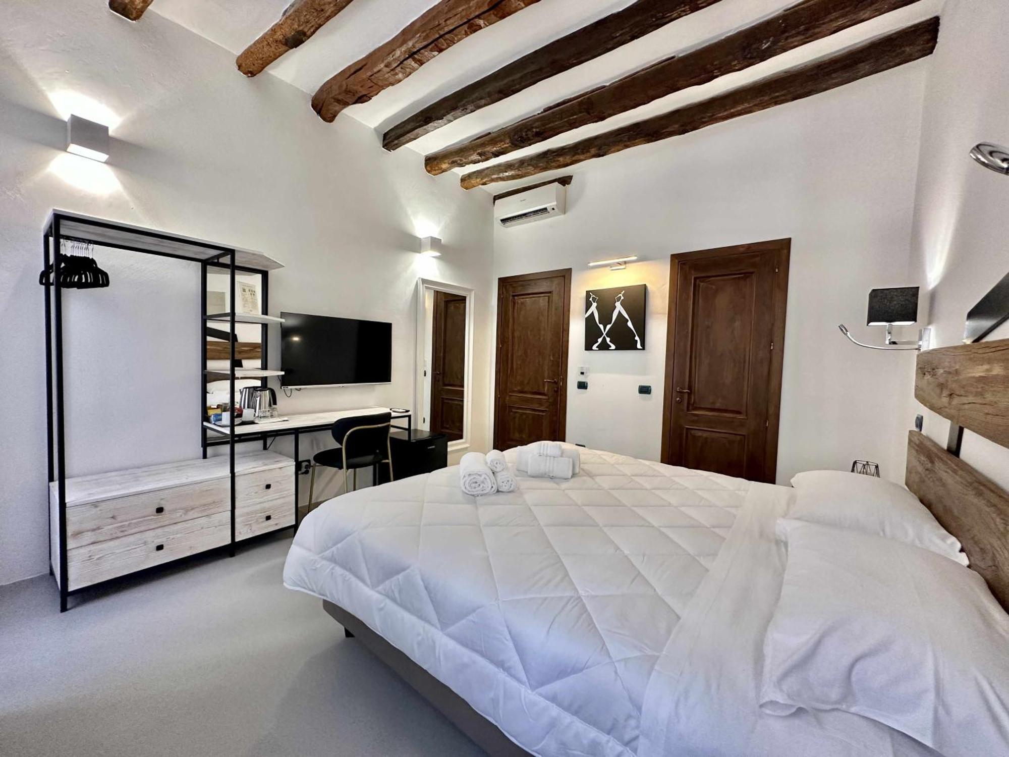 Ceo Savoia Deluxe Rooms Cagliari Exterior photo